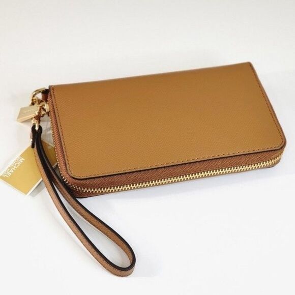 NEW! Michael Kors Wristlet Strap Wallet - Picture 3 of 14